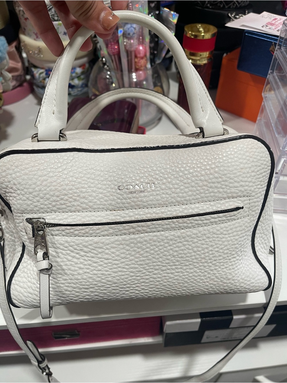 Coach White Pebbled Leather Handbag crossbody strap with Black Piping - Picture 2 of 10